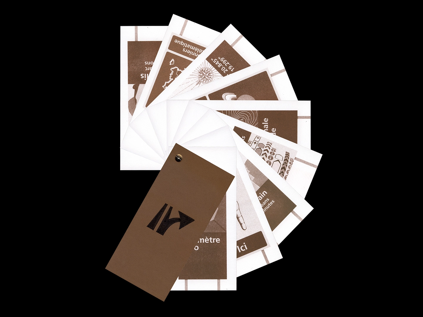 Présentation de l'ouvrage, déployé en éventail